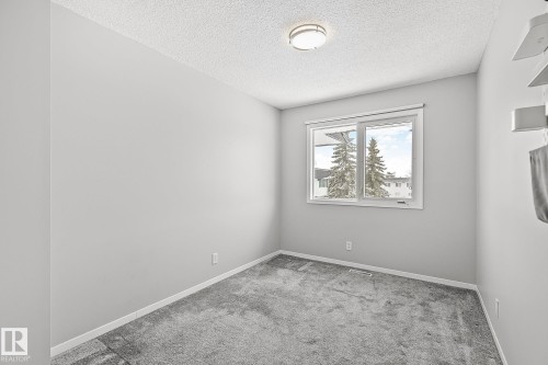 11365 22 Avenue, Edmonton, AB - Indoor Photo Showing Other Room