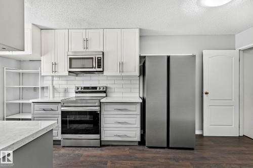 11365 22 Avenue, Edmonton, AB - Indoor Photo Showing Kitchen