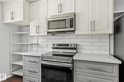 11365 22 Avenue, Edmonton, AB - Indoor Photo Showing Kitchen