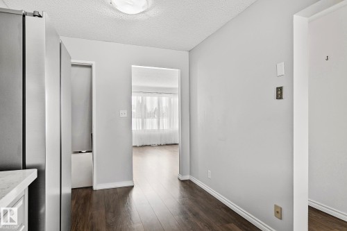 11365 22 Avenue, Edmonton, AB - Indoor Photo Showing Other Room