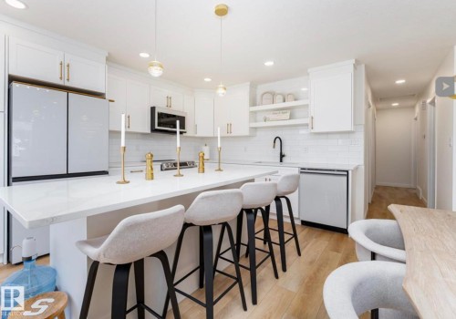 17327 106 Street, Edmonton, AB - Indoor Photo Showing Kitchen With Upgraded Kitchen