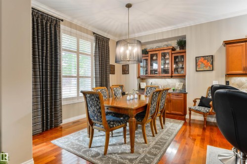 310 Caldwell Close, Edmonton, AB - Indoor Photo Showing Dining Room