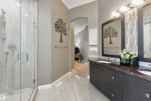 310 Caldwell Close, Edmonton, AB - Indoor Photo Showing Bathroom