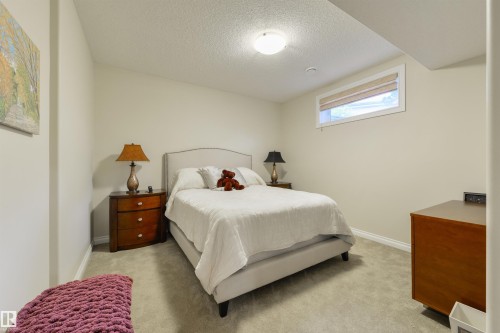310 Caldwell Close, Edmonton, AB - Indoor Photo Showing Bedroom