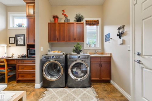 310 Caldwell Close, Edmonton, AB - Indoor Photo Showing Laundry Room