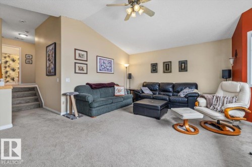520 Wiseman Lane, Edmonton, AB - Indoor Photo Showing Living Room