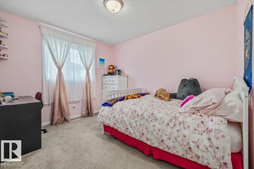 520 Wiseman Lane, Edmonton, AB - Indoor Photo Showing Bedroom