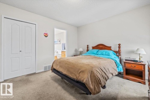 520 Wiseman Lane, Edmonton, AB - Indoor Photo Showing Bedroom
