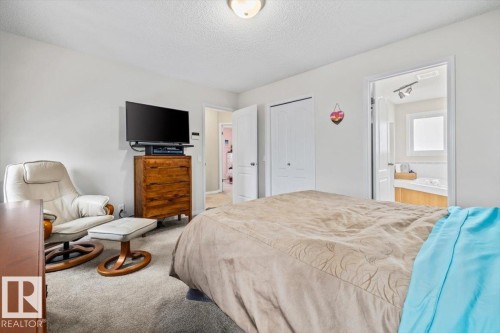 520 Wiseman Lane, Edmonton, AB - Indoor Photo Showing Bedroom