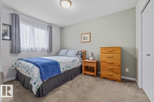 520 Wiseman Lane, Edmonton, AB - Indoor Photo Showing Bedroom