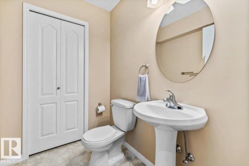 520 Wiseman Lane, Edmonton, AB - Indoor Photo Showing Bathroom