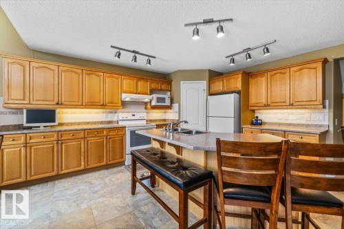 520 Wiseman Lane, Edmonton, AB - Indoor Photo Showing Kitchen With Double Sink