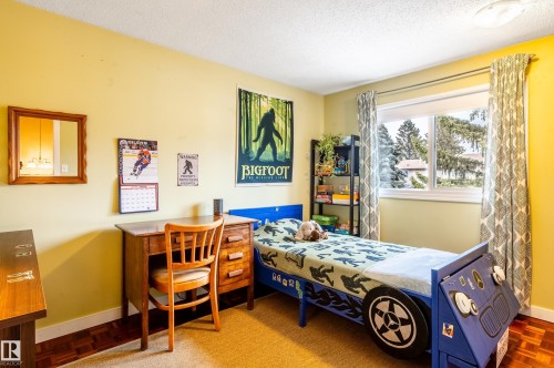 71 Forest Grove, St. Albert, AB - Indoor Photo Showing Bedroom