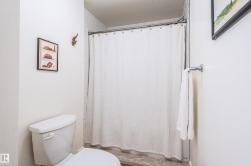 71 Forest Grove, St. Albert, AB - Indoor Photo Showing Bathroom