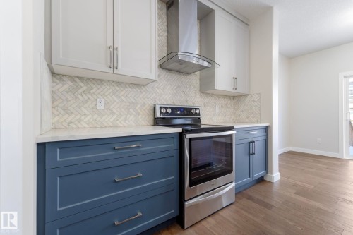 5736 176 Avenue, Edmonton, AB - Indoor Photo Showing Kitchen