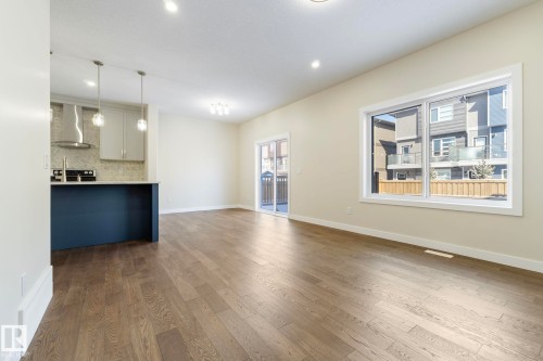 5736 176 Avenue, Edmonton, AB - Indoor