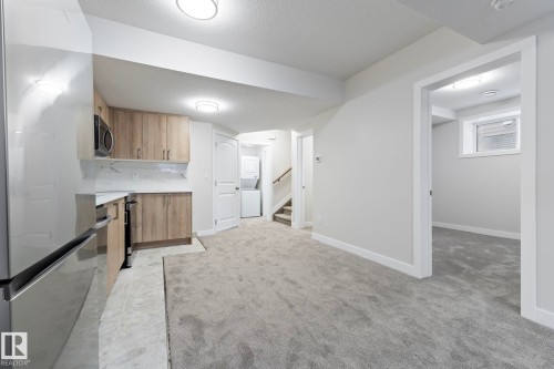 5736 176 Avenue, Edmonton, AB - Indoor