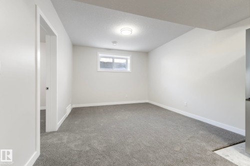 5736 176 Avenue, Edmonton, AB - Indoor Photo Showing Other Room
