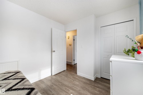 107 Warwick Road, Edmonton, AB - Indoor