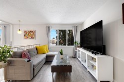 107 WARWICK Road  Edmonton, AB T5Z 4P7