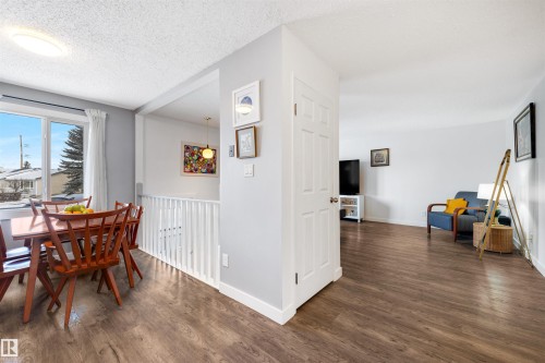 107 Warwick Road, Edmonton, AB - Indoor Photo Showing Dining Room