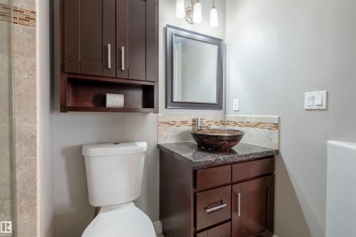 12846 122 Street, Edmonton, AB - Indoor Photo Showing Bathroom