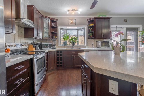 12846 122 Street, Edmonton, AB - Indoor Photo Showing Kitchen