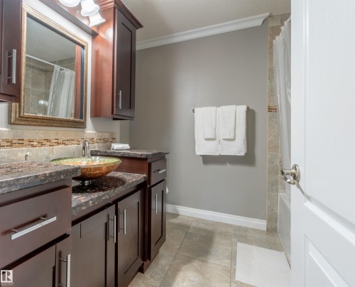 12846 122 Street, Edmonton, AB - Indoor Photo Showing Bathroom