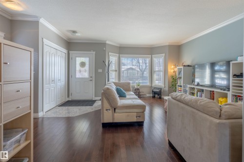 12846 122 Street, Edmonton, AB - Indoor Photo Showing Living Room