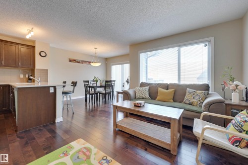 1426 152 Avenue, Edmonton, AB - Indoor Photo Showing Living Room