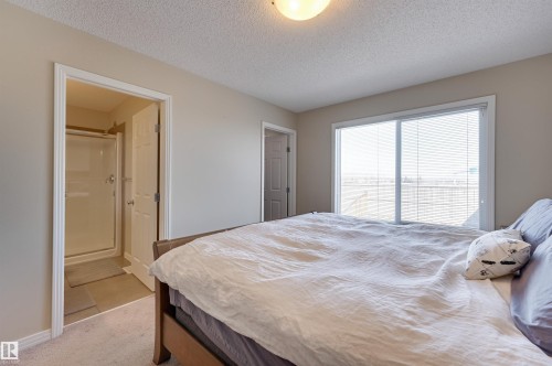 1426 152 Avenue, Edmonton, AB - Indoor Photo Showing Bedroom