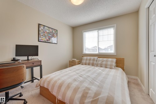 1426 152 Avenue, Edmonton, AB - Indoor Photo Showing Bedroom