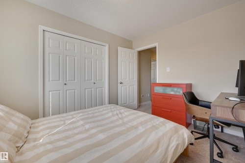 1426 152 Avenue, Edmonton, AB - Indoor Photo Showing Bedroom
