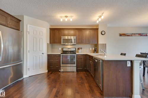 1426 152 Avenue, Edmonton, AB - Indoor Photo Showing Kitchen
