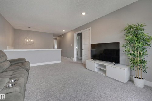 3625 Keswick Boulevard, Edmonton, AB - Indoor Photo Showing Living Room