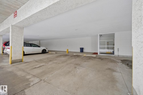 301 9138 83 Avenue, Edmonton, AB - Indoor Photo Showing Garage