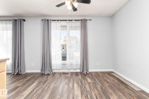 35 Wellington Crescent, Spruce Grove, AB - Indoor Photo Showing Other Room