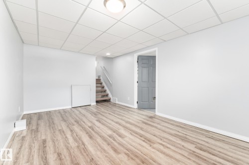 35 Wellington Crescent, Spruce Grove, AB - Indoor Photo Showing Other Room
