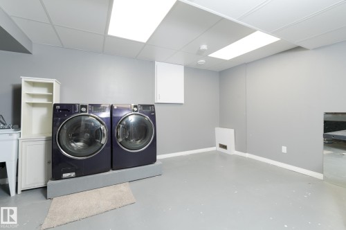 35 Wellington Crescent, Spruce Grove, AB - Indoor Photo Showing Laundry Room