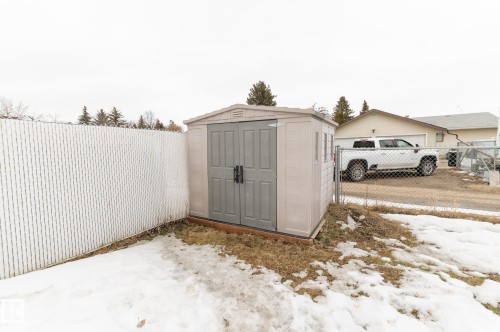 35 Wellington Crescent, Spruce Grove, AB - Outdoor