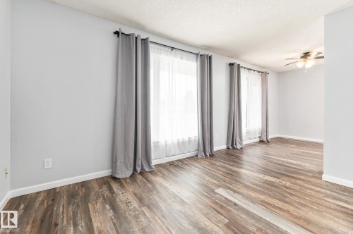 35 Wellington Crescent, Spruce Grove, AB - Indoor Photo Showing Other Room