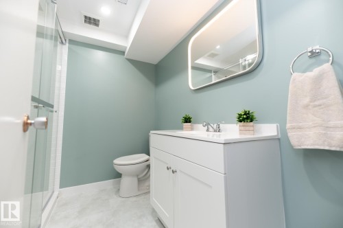 13503 111 Street Nw, Edmonton, AB - Indoor Photo Showing Bathroom