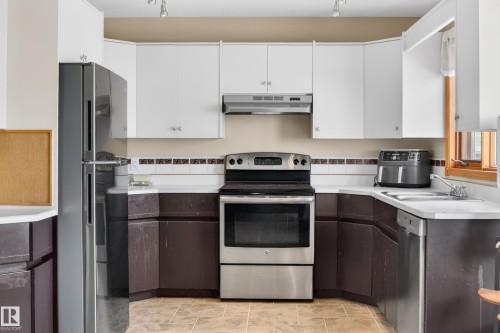 10636 110 Street, Westlock, AB - Indoor Photo Showing Kitchen With Double Sink