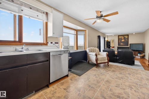 10636 110 Street, Westlock, AB - Indoor Photo Showing Kitchen