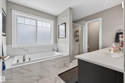 3 4835 Wright Drive, Edmonton, AB - Indoor Photo Showing Bathroom