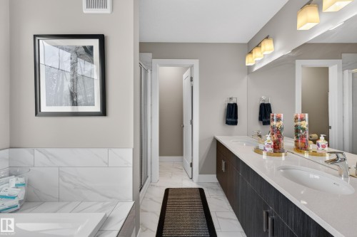 3 4835 Wright Drive, Edmonton, AB - Indoor Photo Showing Bathroom