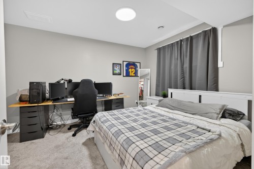 3 4835 Wright Drive, Edmonton, AB - Indoor Photo Showing Bedroom