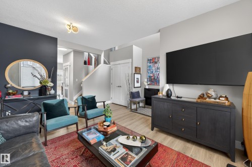 3 4835 Wright Drive, Edmonton, AB - Indoor Photo Showing Living Room