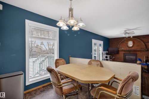 19 Howson Crescent, Edmonton, AB - Indoor Photo Showing Dining Room