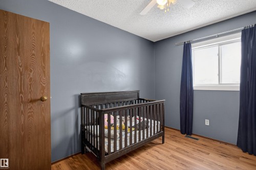 19 Howson Crescent, Edmonton, AB - Indoor Photo Showing Bedroom